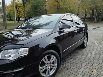 Чорний Фольксваген Пассат, об'ємом двигуна 2 л та пробігом 300 тис. км за 5999 $, фото 1 на Automoto.ua