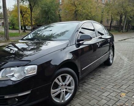 Фольксваген Пассат 2006 в Кривом Роге на Automoto.ua Черный Фольксваген Пассат, объемом двигателя 2 л и пробегом 300 тыс. км за 5999 $, фото 1 на Automoto.ua