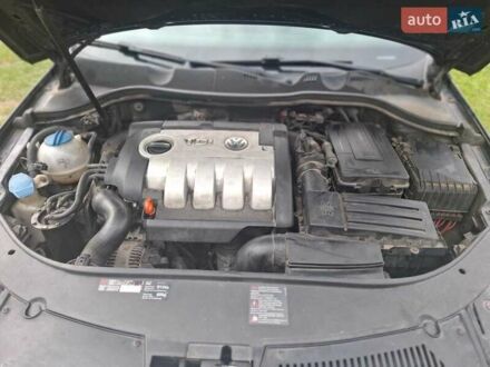 Черный Фольксваген Пассат, объемом двигателя 1.97 л и пробегом 340 тыс. км за 6100 $, фото 1 на Automoto.ua