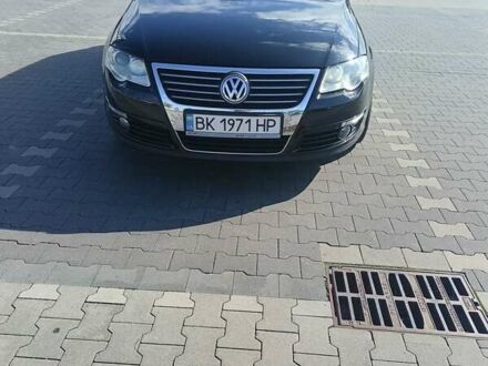 Чорний Фольксваген Пассат, об'ємом двигуна 2 л та пробігом 360 тис. км за 7150 $, фото 1 на Automoto.ua