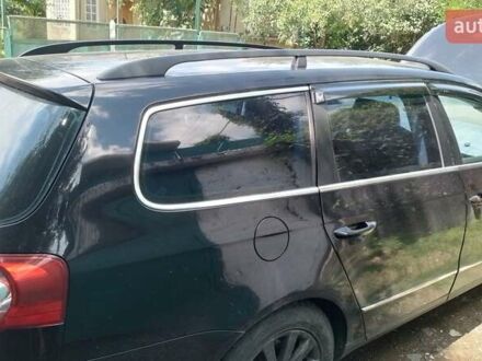 Чорний Фольксваген Пассат, об'ємом двигуна 2 л та пробігом 360 тис. км за 5600 $, фото 1 на Automoto.ua