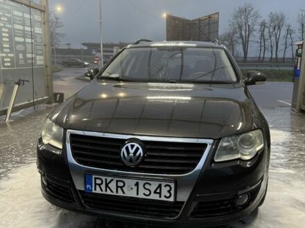 Черный Фольксваген Пассат, объемом двигателя 2 л и пробегом 400 тыс. км за 3500 $, фото 1 на Automoto.ua