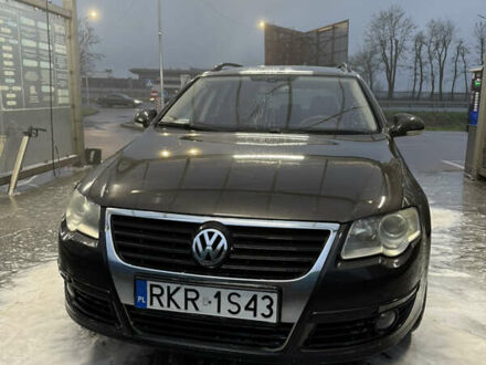 Черный Фольксваген Пассат, объемом двигателя 2 л и пробегом 400 тыс. км за 3500 $, фото 1 на Automoto.ua