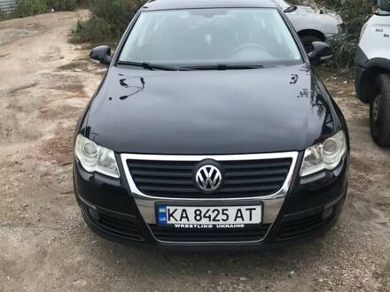 Черный Фольксваген Пассат, объемом двигателя 1.6 л и пробегом 270 тыс. км за 6000 $, фото 1 на Automoto.ua