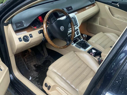 Черный Фольксваген Пассат, объемом двигателя 2 л и пробегом 332 тыс. км за 6000 $, фото 1 на Automoto.ua