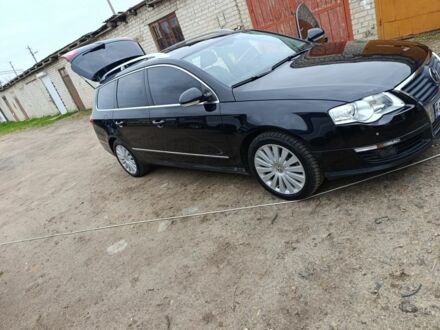 Черный Фольксваген Пассат, объемом двигателя 2 л и пробегом 300 тыс. км за 6799 $, фото 1 на Automoto.ua