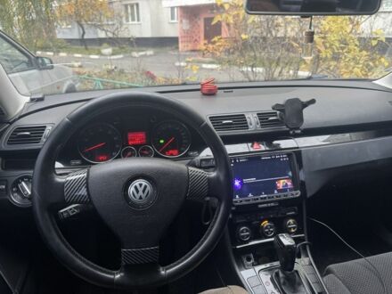 Черный Фольксваген Пассат, объемом двигателя 1.8 л и пробегом 289 тыс. км за 7500 $, фото 1 на Automoto.ua