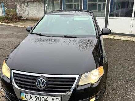 Черный Фольксваген Пассат, объемом двигателя 1.8 л и пробегом 199 тыс. км за 7000 $, фото 1 на Automoto.ua