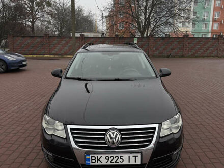 Черный Фольксваген Пассат, объемом двигателя 2 л и пробегом 370 тыс. км за 8100 $, фото 1 на Automoto.ua