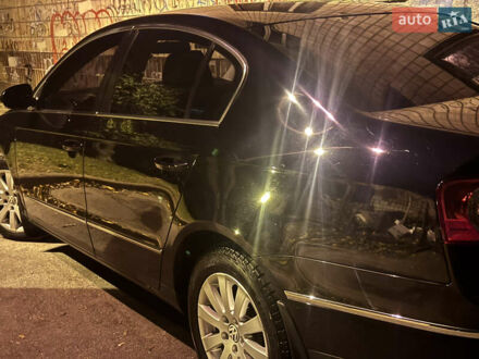 Черный Фольксваген Пассат, объемом двигателя 1.8 л и пробегом 158 тыс. км за 7000 $, фото 1 на Automoto.ua