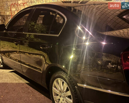 Черный Фольксваген Пассат, объемом двигателя 1.8 л и пробегом 158 тыс. км за 7000 $, фото 1 на Automoto.ua