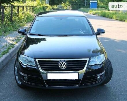 Черный Фольксваген Пассат, объемом двигателя 1.8 л и пробегом 216 тыс. км за 7000 $, фото 1 на Automoto.ua