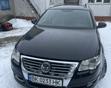 Чорний Фольксваген Пассат, об'ємом двигуна 2 л та пробігом 300 тис. км за 6000 $, фото 1 на Automoto.ua