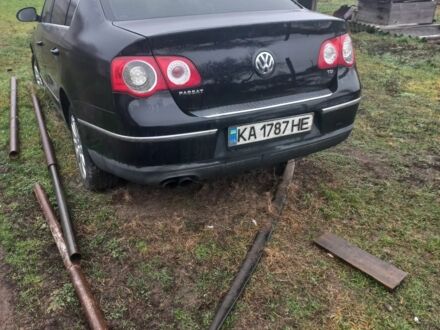 Черный Фольксваген Пассат, объемом двигателя 1.8 л и пробегом 300 тыс. км за 284 $, фото 1 на Automoto.ua