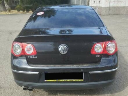 Черный Фольксваген Пассат, объемом двигателя 1.8 л и пробегом 210 тыс. км за 6500 $, фото 1 на Automoto.ua