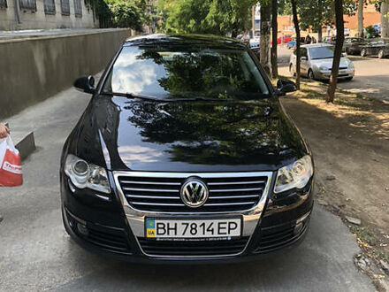 Черный Фольксваген Пассат, объемом двигателя 1.8 л и пробегом 65 тыс. км за 9200 $, фото 1 на Automoto.ua