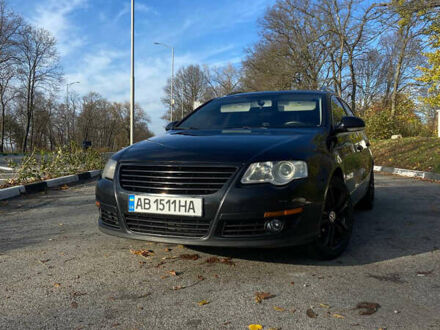 Черный Фольксваген Пассат, объемом двигателя 2 л и пробегом 300 тыс. км за 5900 $, фото 1 на Automoto.ua