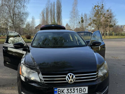 Черный Фольксваген Пассат, объемом двигателя 2.5 л и пробегом 305 тыс. км за 7900 $, фото 1 на Automoto.ua