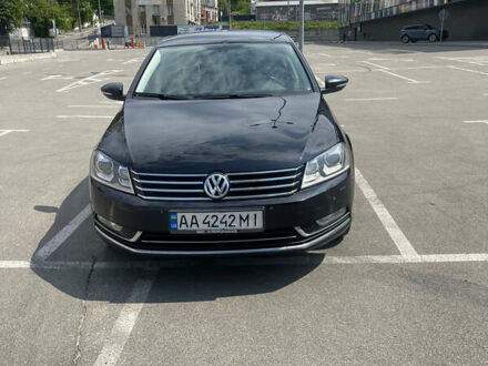 Черный Фольксваген Пассат, объемом двигателя 1.8 л и пробегом 186 тыс. км за 10000 $, фото 1 на Automoto.ua