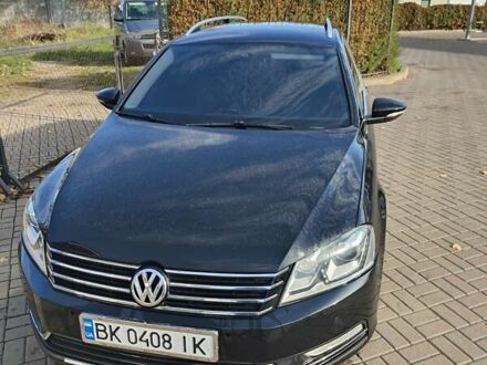 Черный Фольксваген Пассат, объемом двигателя 1.39 л и пробегом 300 тыс. км за 8000 $, фото 1 на Automoto.ua