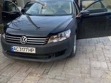 Черный Фольксваген Пассат, объемом двигателя 2.5 л и пробегом 190 тыс. км за 7500 $, фото 1 на Automoto.ua