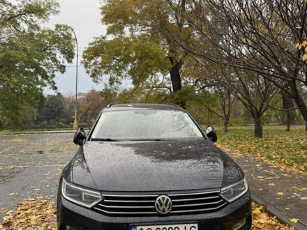 Чорний Фольксваген Пассат, об'ємом двигуна 1.97 л та пробігом 290 тис. км за 12500 $, фото 1 на Automoto.ua