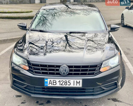 Черный Фольксваген Пассат, объемом двигателя 1.8 л и пробегом 242 тыс. км за 10300 $, фото 1 на Automoto.ua