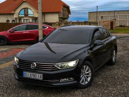 Черный Фольксваген Пассат, объемом двигателя 1.6 л и пробегом 300 тыс. км за 11750 $, фото 1 на Automoto.ua