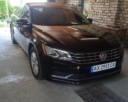 Черный Фольксваген Пассат, объемом двигателя 1.8 л и пробегом 175 тыс. км за 12500 $, фото 1 на Automoto.ua