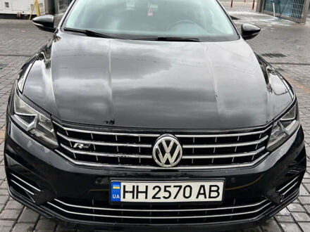 Черный Фольксваген Пассат, объемом двигателя 1.8 л и пробегом 194 тыс. км за 16800 $, фото 1 на Automoto.ua