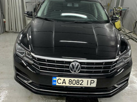 Черный Фольксваген Пассат, объемом двигателя 1.8 л и пробегом 195 тыс. км за 11000 $, фото 1 на Automoto.ua