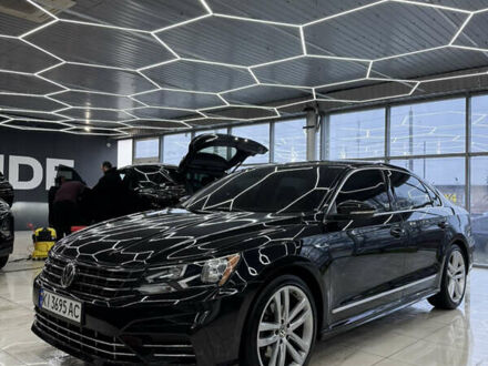 Черный Фольксваген Пассат, объемом двигателя 1.8 л и пробегом 168 тыс. км за 14000 $, фото 1 на Automoto.ua