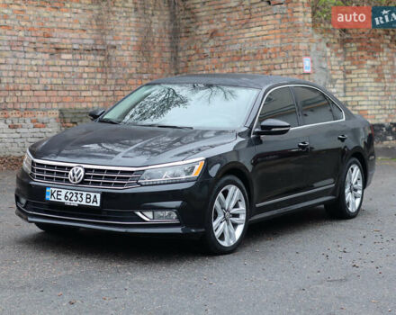 Чорний Фольксваген Пассат, об'ємом двигуна 1.8 л та пробігом 140 тис. км за 15499 $, фото 1 на Automoto.ua