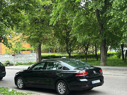 Черный Фольксваген Пассат, объемом двигателя 1.6 л и пробегом 265 тыс. км за 15000 $, фото 1 на Automoto.ua