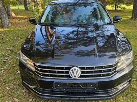 Черный Фольксваген Пассат, объемом двигателя 1.8 л и пробегом 135 тыс. км за 12500 $, фото 1 на Automoto.ua