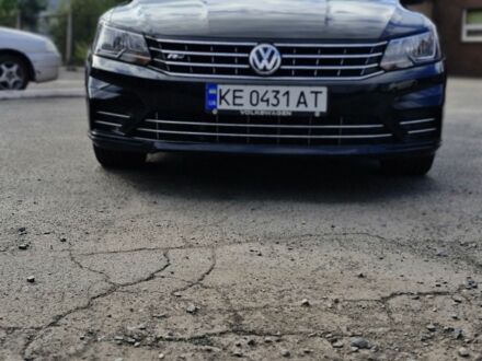 Фольксваген Пассат 2017 в Кривом Роге на Automoto.ua Черный Фольксваген Пассат, объемом двигателя 1 л и пробегом 121 тыс. км за 15500 $, фото 1 на Automoto.ua