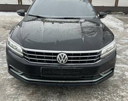 Черный Фольксваген Пассат, объемом двигателя 1.8 л и пробегом 206 тыс. км за 13100 $, фото 1 на Automoto.ua