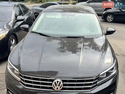 Черный Фольксваген Пассат, объемом двигателя 2 л и пробегом 188 тыс. км за 15000 $, фото 1 на Automoto.ua