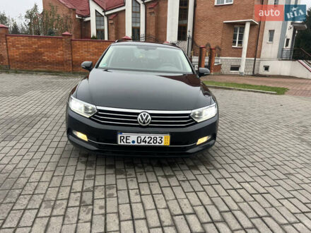 Черный Фольксваген Пассат, объемом двигателя 1.97 л и пробегом 250 тыс. км за 18400 $, фото 1 на Automoto.ua