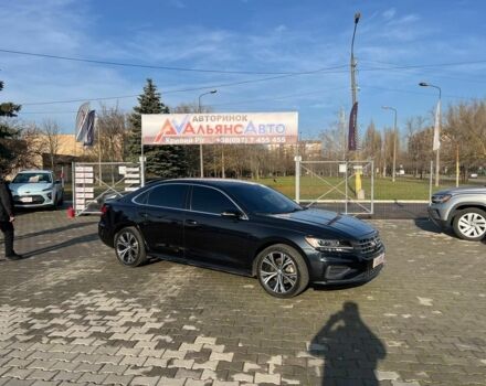 Черный Фольксваген Пассат, объемом двигателя 2 л и пробегом 90 тыс. км за 17800 $, фото 1 на Automoto.ua
