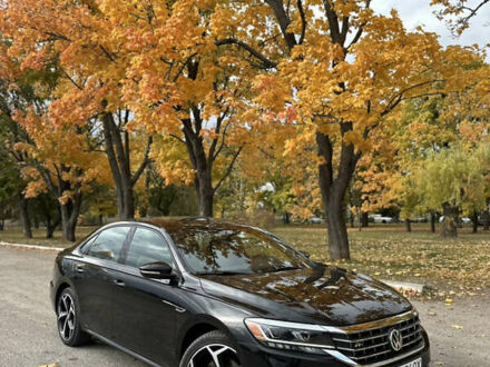 Черный Фольксваген Пассат, объемом двигателя 2 л и пробегом 51 тыс. км за 21650 $, фото 1 на Automoto.ua