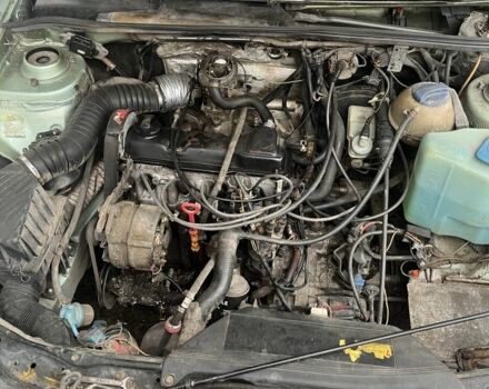 Фиолетовый Фольксваген Пассат, объемом двигателя 1.8 л и пробегом 305 тыс. км за 1000 $, фото 5 на Automoto.ua