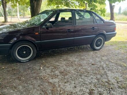Фольксваген Пассат 1993 в Изюме на Automoto.ua Фиолетовый Фольксваген Пассат, объемом двигателя 1.8 л и пробегом 444 тыс. км за 1800 $, фото 1 на Automoto.ua