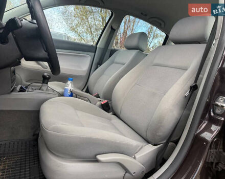 Фольксваген Пассат 2004 в Коломые на Automoto.ua Коричневый Фольксваген Пассат, объемом двигателя 1.6 л и пробегом 138 тыс. км за 5999 $, фото 15 на Automoto.ua