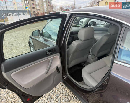 Фольксваген Пассат 2004 в Коломые на Automoto.ua Коричневый Фольксваген Пассат, объемом двигателя 1.6 л и пробегом 138 тыс. км за 5999 $, фото 20 на Automoto.ua