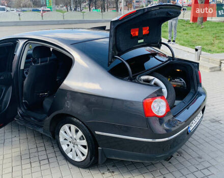 Коричневый Фольксваген Пассат, объемом двигателя 1.6 л и пробегом 180 тыс. км за 5900 $, фото 26 на Automoto.ua