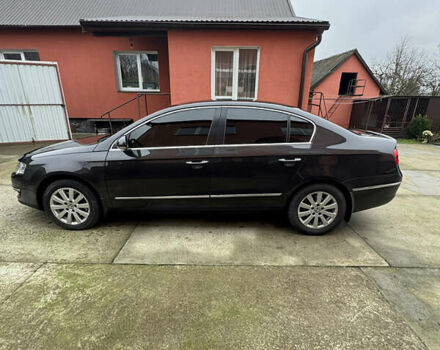 Коричневый Фольксваген Пассат, объемом двигателя 1.97 л и пробегом 285 тыс. км за 6500 $, фото 1 на Automoto.ua