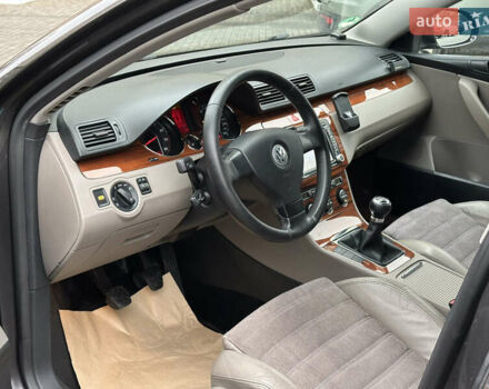 Коричневий Фольксваген Пассат, об'ємом двигуна 1.6 л та пробігом 270 тис. км за 6200 $, фото 16 на Automoto.ua