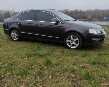 Коричневый Фольксваген Пассат, объемом двигателя 1.6 л и пробегом 350 тыс. км за 5800 $, фото 3 на Automoto.ua