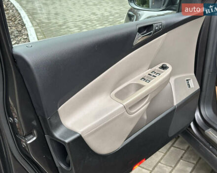 Коричневий Фольксваген Пассат, об'ємом двигуна 1.6 л та пробігом 270 тис. км за 6200 $, фото 18 на Automoto.ua